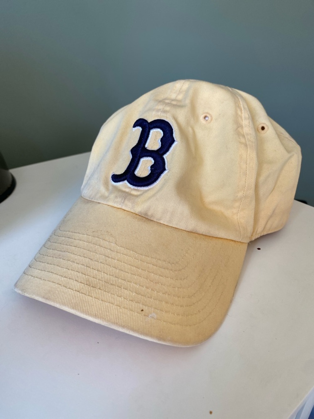 Red Sox  Baseball Cap pale yellow  one size